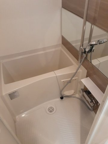 ウエスト　シックスの浴室|コンパクトで使いやすいお風呂です