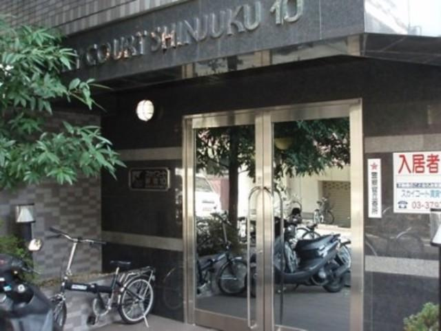 スカイコート新宿第10のエントランス|建物の内部です