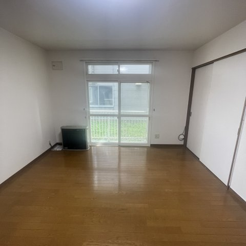 メゾン８番館の居間・リビング