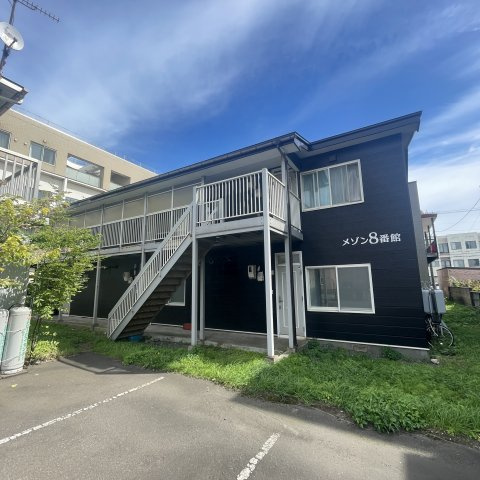 メゾン８番館