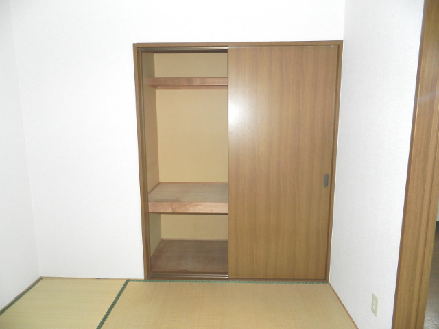 メゾン８番館の収納