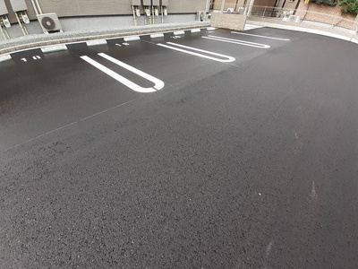 【駐車場】 | メゾン　ド　グレース　２ | 駐車場があるので、車を買う予定の方も安心です