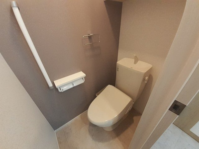 【トイレ】 | フローリッシュ・メゾン上野田１ | 落ち着いたトイレです