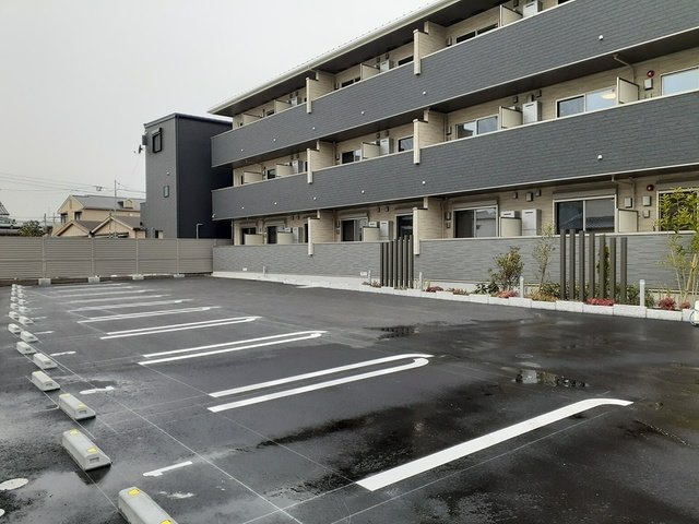 ジュネス　エトワールの駐車場|駐車場に車を止められます