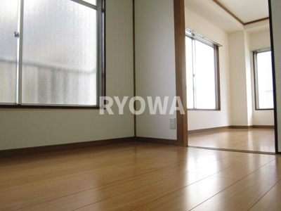 【居間・リビング】 | 小菅4丁目賃貸住宅 | 【北側洋室】
掲載の写真は退去前の写真となります。