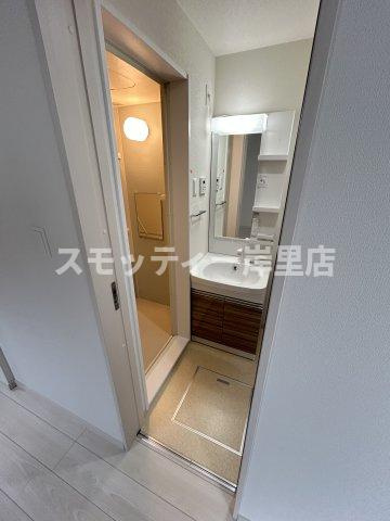 GRANDIR岸里の洗面所