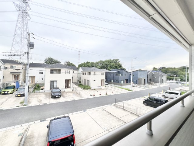 四街道市小名木の一戸建ての居間・リビング|こちらの居間で趣味の時間をお楽しみください