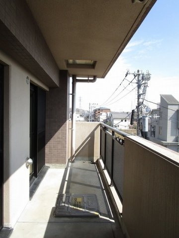 サンライズ中和田のバルコニー|陽当たり良好なバルコニーです