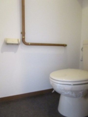 サンライズ中和田のトイレ|ゆったりとした空間のトイレです