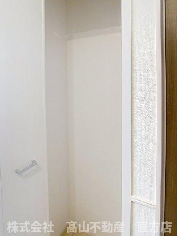 直方市大字感田のアパートの収納