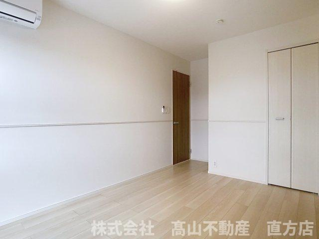 直方市大字感田のアパートの洋室