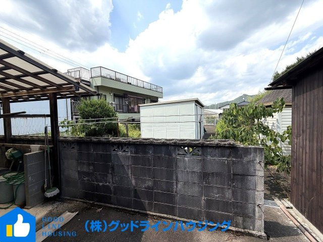 西脇市冨田南町戸建の収納|裏庭と倉庫