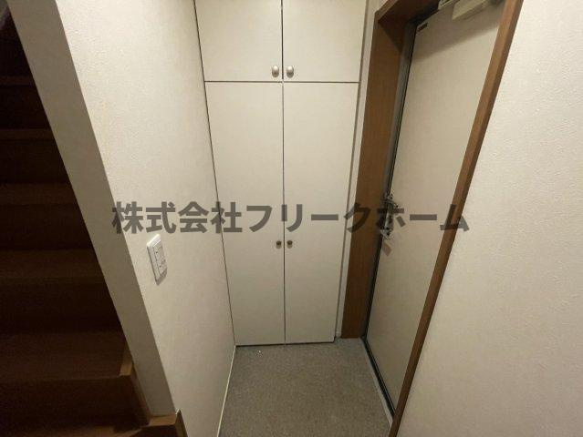 スッカセムの玄関
