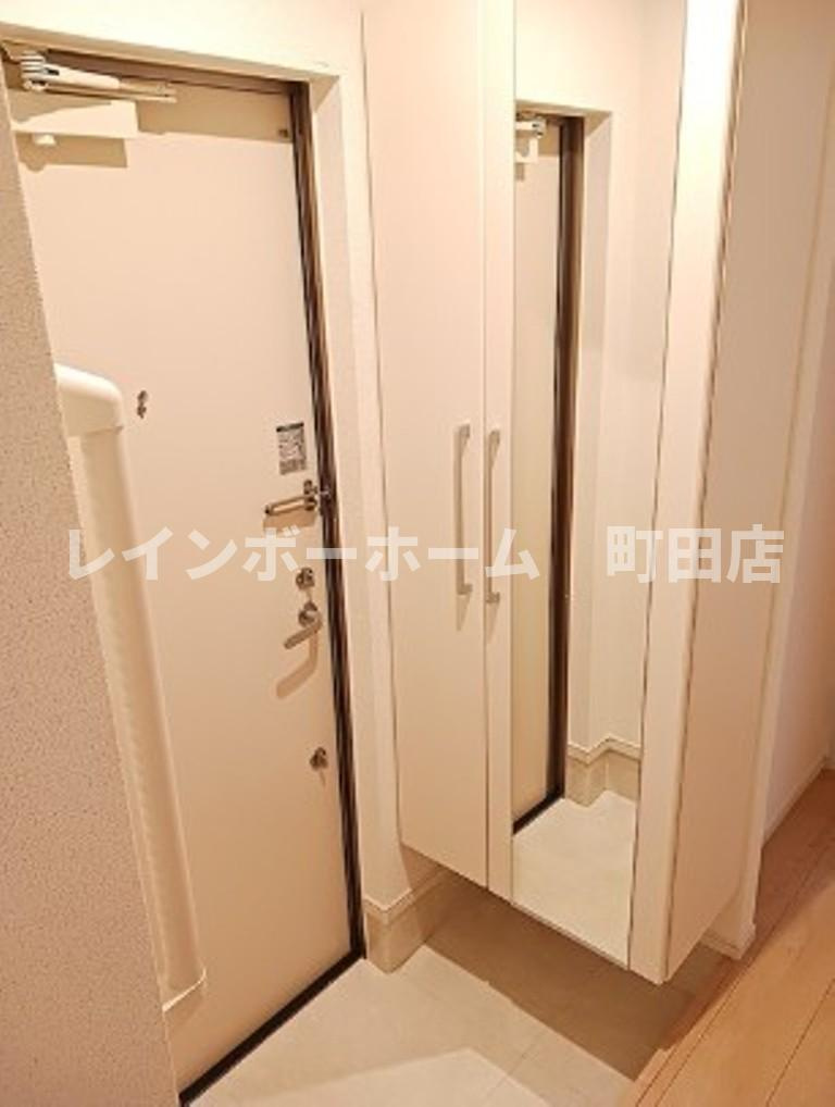 クリスタルメゾン　しらかば※初期費用分割あと払いサービス利用可能物件の玄関