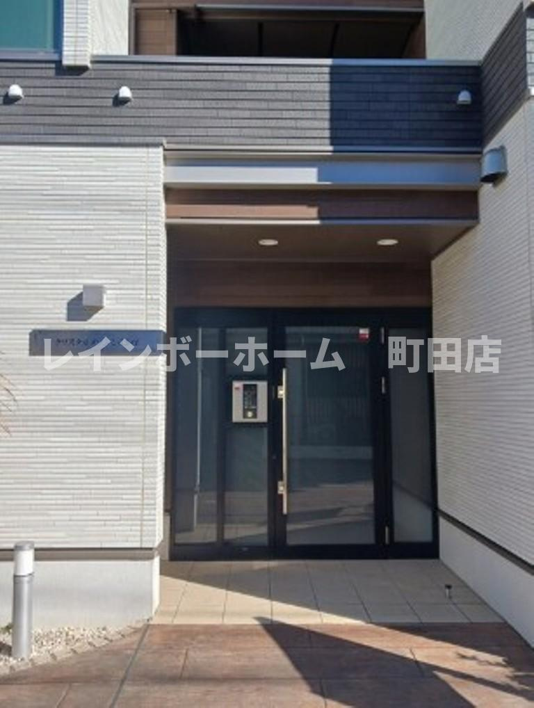 クリスタルメゾン　しらかば※初期費用分割あと払いサービス利用可能物件のエントランス
