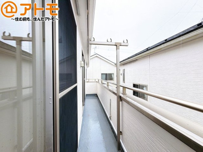 【バルコニー】 | 清水区谷津町1丁目　中古戸建 | 陽当りの良いバルコニーはお洗濯物はもちろんお布団もふかふかになります♪