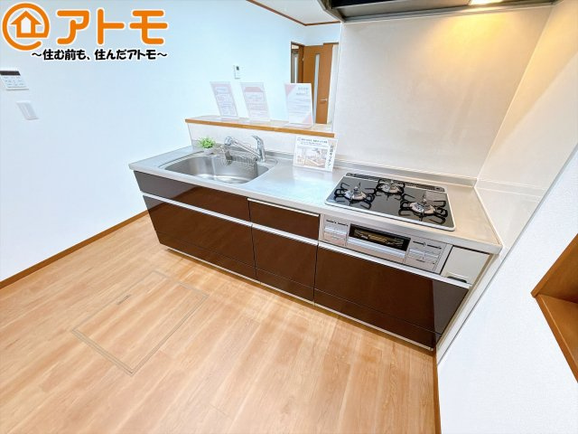 【キッチン】 | 清水区谷津町1丁目　中古戸建 | 対面式のキッチンはリビングを見渡すことができるので安心♪家族の会話も増えそうですね♪