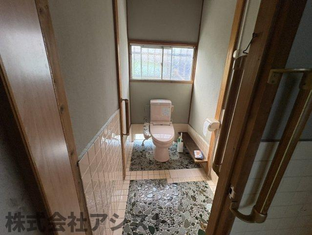 牛隈売戸建てのトイレ