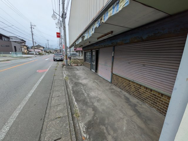中古戸建　高崎市上里見町の設備|軒下は広めにスペースをとっています。