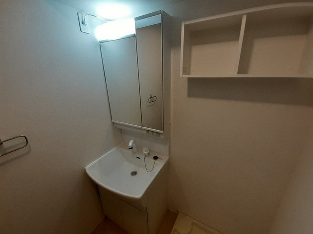 楽園の洗面所|明るい洗面所です