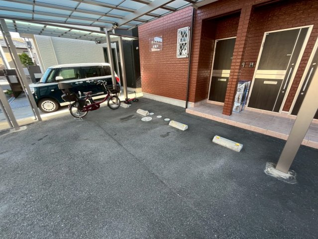 ティエラ逆瀬川のエントランス