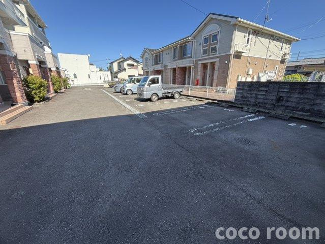ジュネス小石川Ｃの駐車場