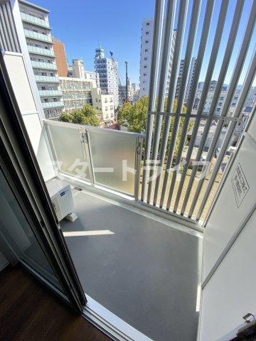 大阪市東淀川区西淡路１丁目の賃貸マンションのバルコニー