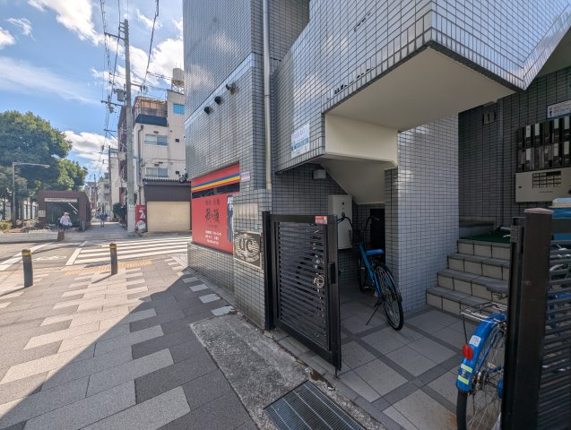 ベルフィーユＮＡＲＵＯのエントランス