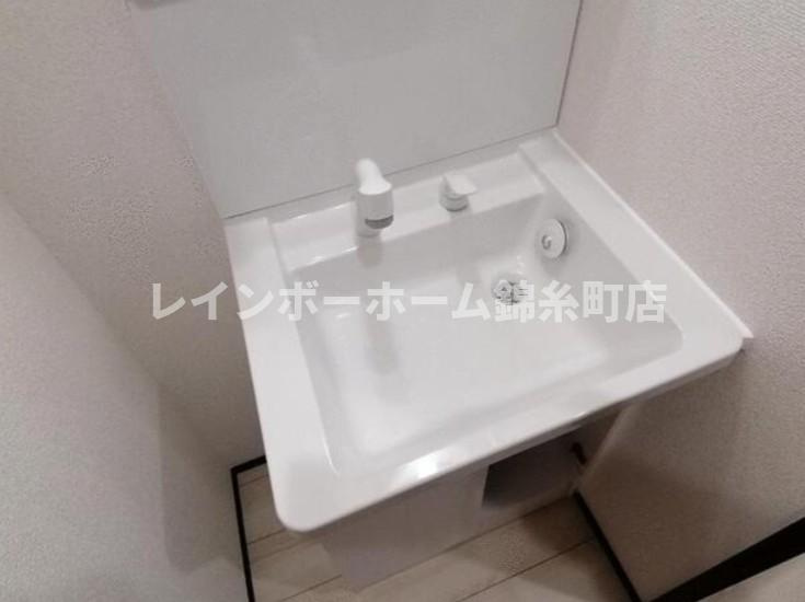 レジデンス南千住の独立洗面台|※別部屋参照写真となります。