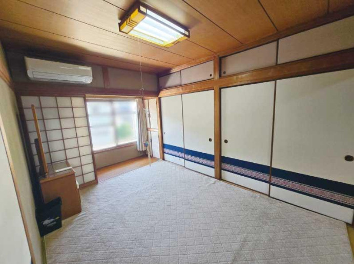 「納戸付き5SLDK」高知市春野町平和　中古一戸建てのその他|障子越しに柔らかな自然光が差し込む、明るく心地よい和室☆