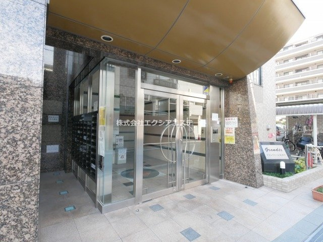 グランディール阪南町のエントランス
