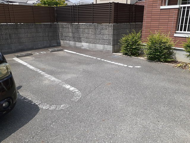 ベル　アンジュの駐車場