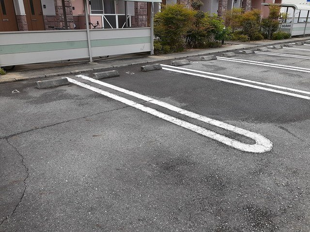 エステ・スールの駐車場