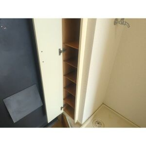 コンコルディア楠の玄関