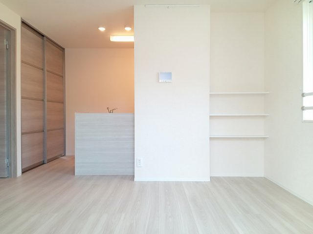 川崎市多摩区長尾１丁目のアパートの居間・リビング