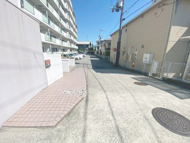 リジェール宝塚の駐車場