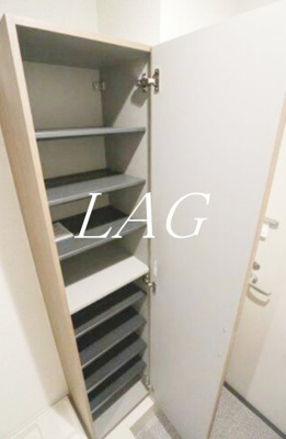 【玄関】 | ベイルーム中山 | 玄関です。