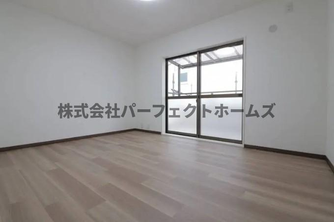安満中の町戸建　賃貸の居間・リビング|ゆったり過ごせるリビングです