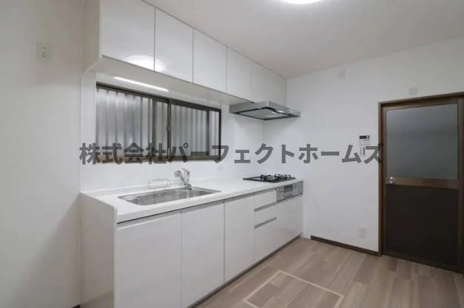 安満中の町戸建　賃貸のキッチン|お料理しやすいキッチンです