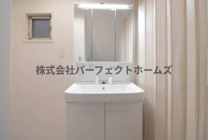 安満中の町戸建　賃貸の独立洗面台|使いやすい独立洗面台です