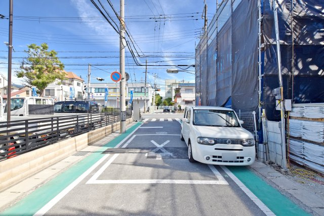 伊丹市野間1丁目新築一戸建て│4LDK+駐車1台の前面道路含む現地写真|前面道路は北側5.9ｍ、東側17.8ｍです。