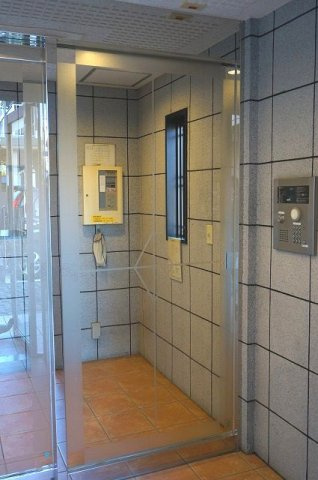【エントランス】 | カスタナール | 毎日通るエントランスはこのようになっています