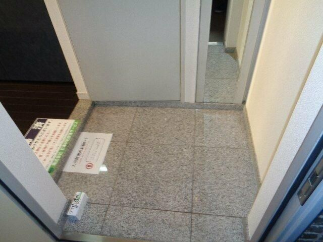 ブライズ神田の玄関