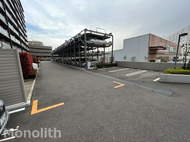 カサーレ和泉中央の駐車場