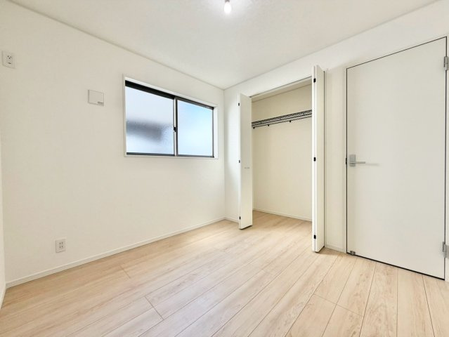 クレイドルガーデン　大府市東新町第2の洋室|陽当りの良い洋室は、お子様の勉強部屋や家族の寝室としても使える、暮らしに合わせて活用できる空間です。									
									