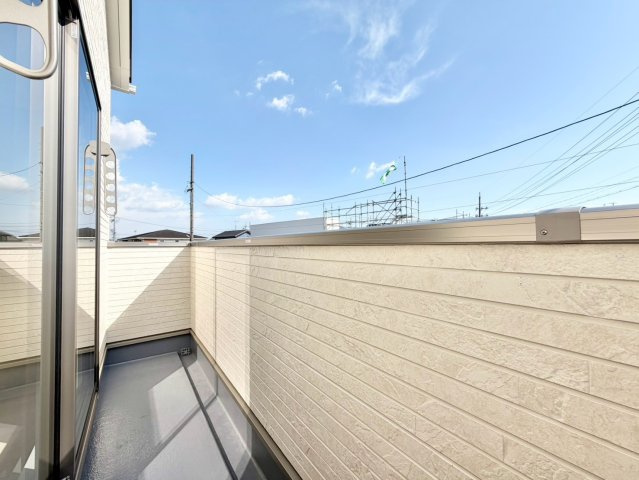 クレイドルガーデン　大府市東新町第2のバルコニー|使いやすい広さのバルコニーで、家事の効率もアップします。日当たりの良さも魅力です。									
									