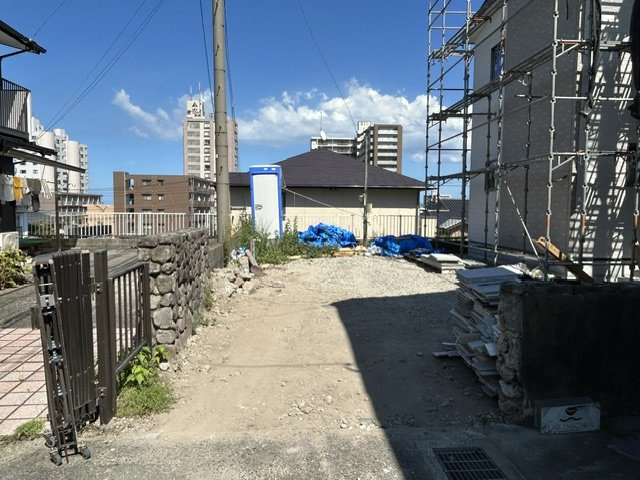 別府市石垣西の前面道路含む現地写真