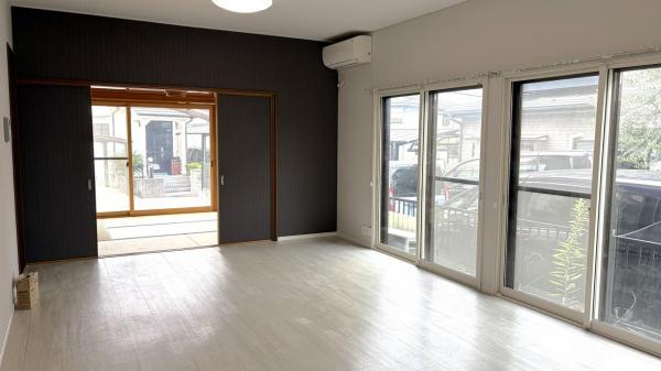 草津市東矢倉3丁目　中古戸建ての居間・リビング