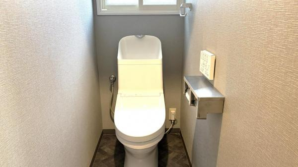 草津市東矢倉3丁目　中古戸建てのトイレ