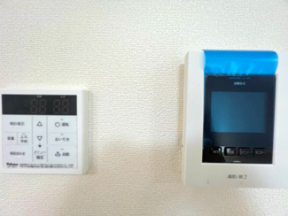 【防犯設備】 | 土浦市下高津3丁目　新築戸建て　A号棟 | 来訪者を室内から確認できる、モニター付きインターホンを完備。